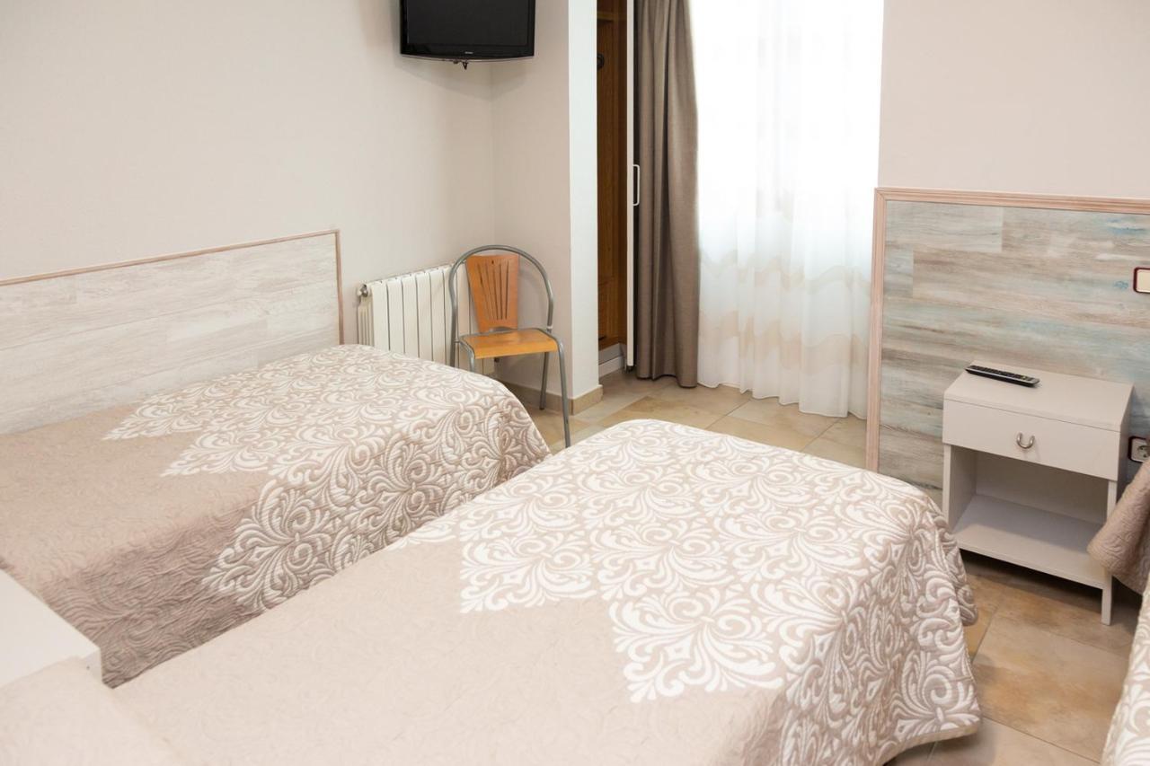 Hostal Viky Madrid Exteriör bild
