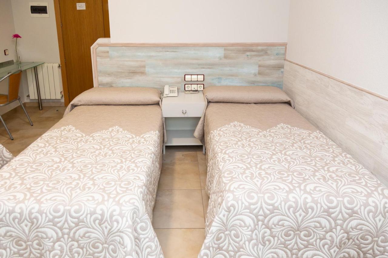 Hostal Viky Madrid Exteriör bild
