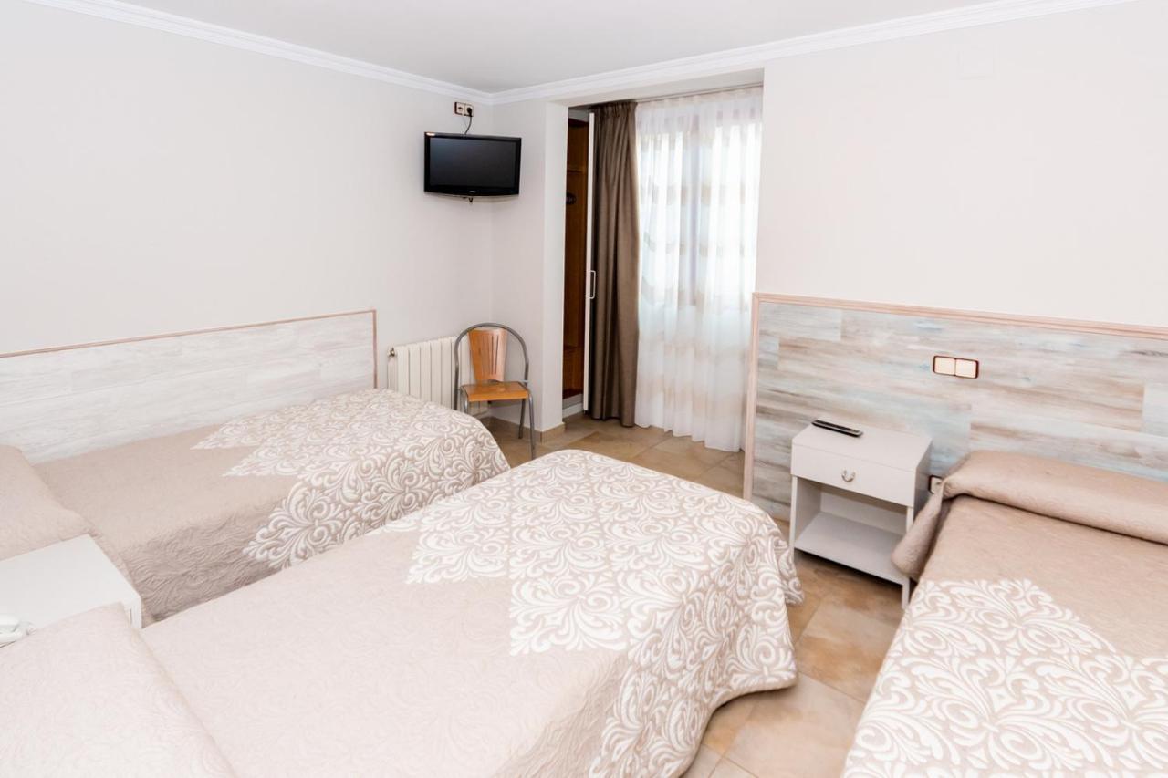 Hostal Viky Madrid Exteriör bild