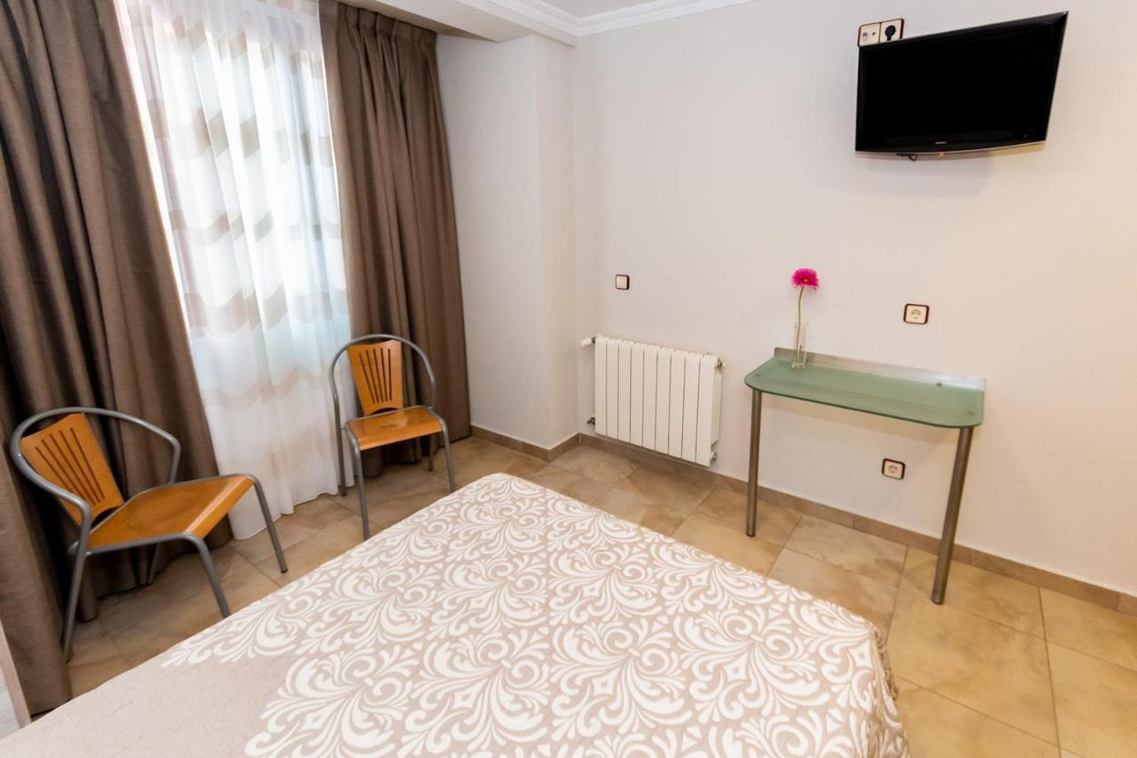 Hostal Viky Madrid Exteriör bild
