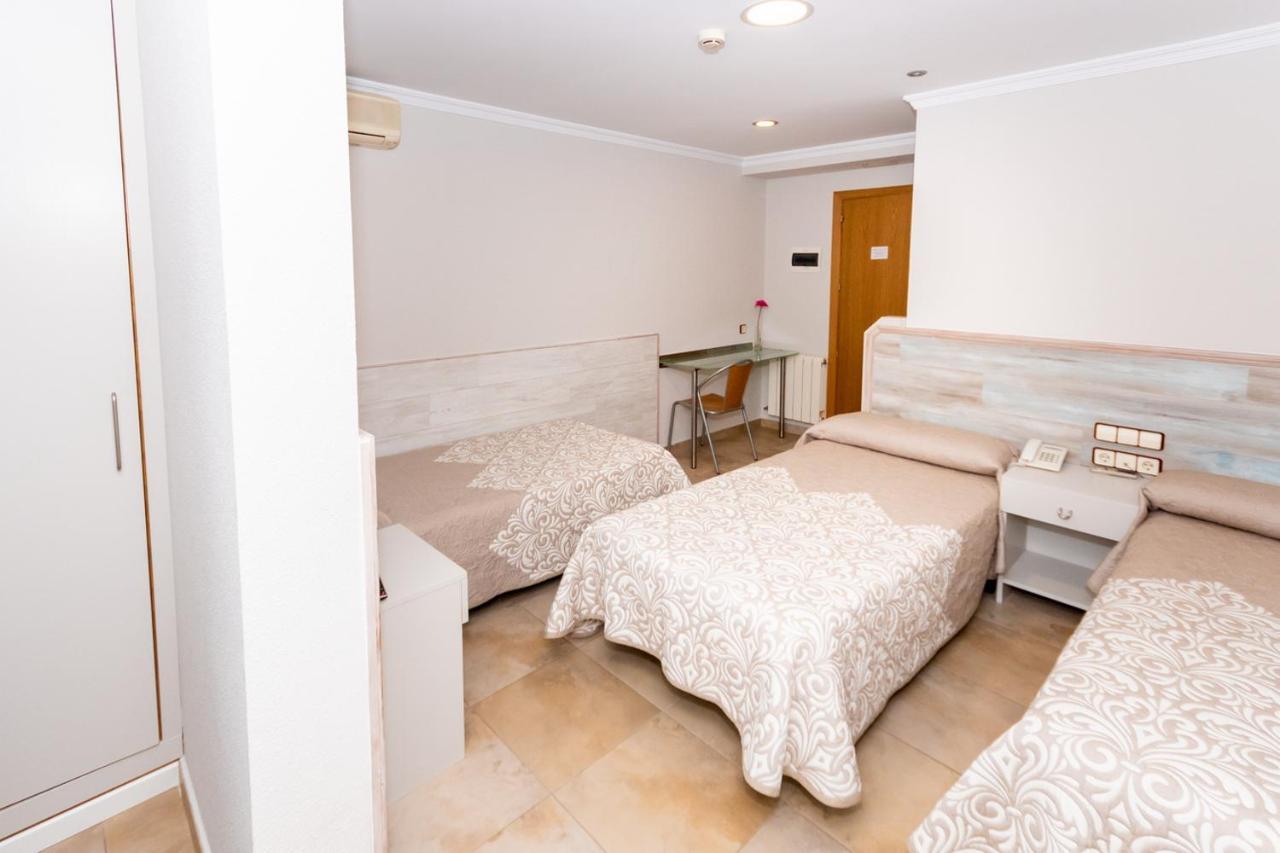 Hostal Viky Madrid Exteriör bild