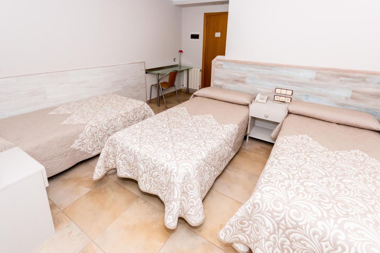 Hostal Viky Madrid Exteriör bild