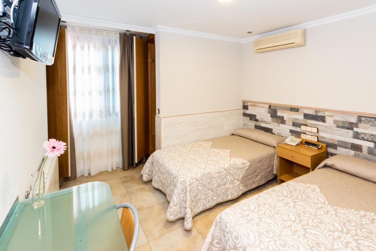 Hostal Viky Madrid Exteriör bild