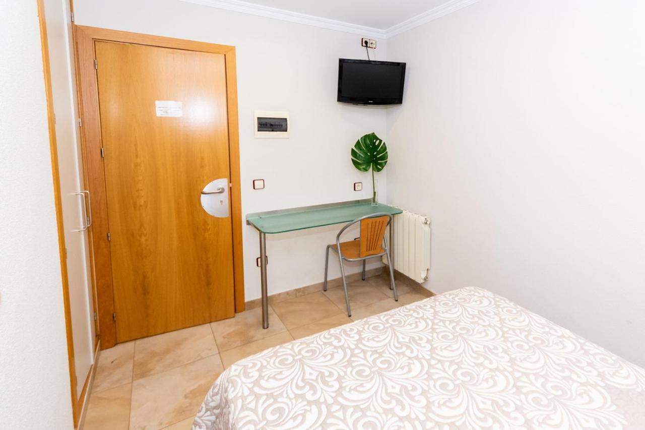 Hostal Viky Madrid Exteriör bild