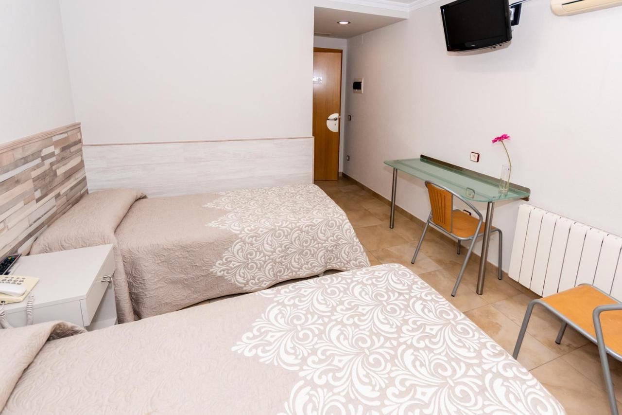 Hostal Viky Madrid Exteriör bild