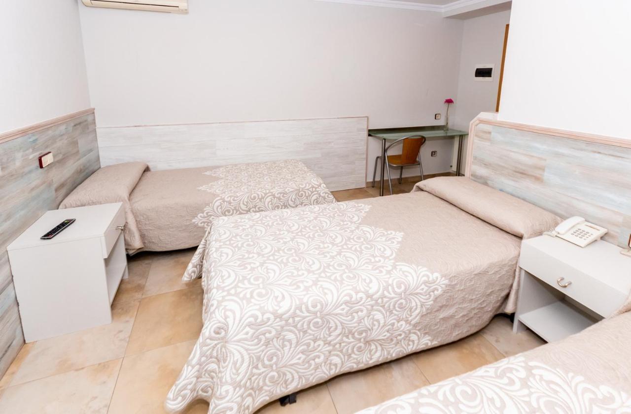 Hostal Viky Madrid Exteriör bild